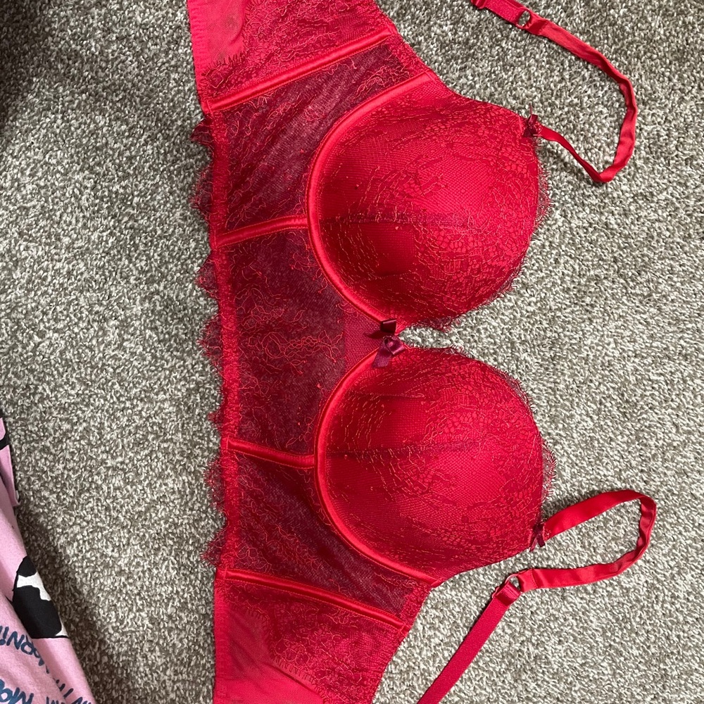 Victoria’s Secret very sexy bra